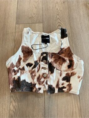 Fashion Nova Women’s Cow Print Cropped Denim Vest Top Size M Button Front Cotton
